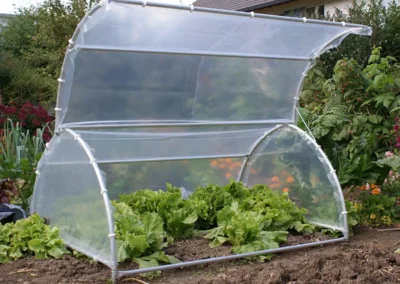 Brühwiler Gartenhaube aus Aluminium im Einsatz